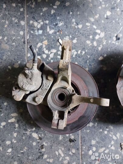 Суппорт передний для Renault Logan