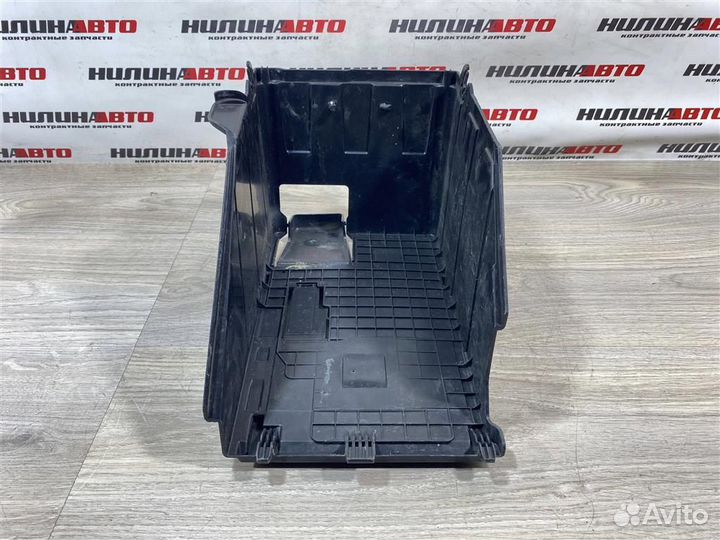 Крышка аккумулятора Ситроен С4 Б7