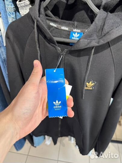 Спортивный костюм adidas