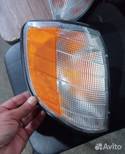 W140 поворотники