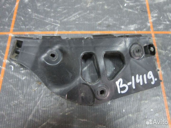 Renault Sandero - Кронштейн бампера заднего правый