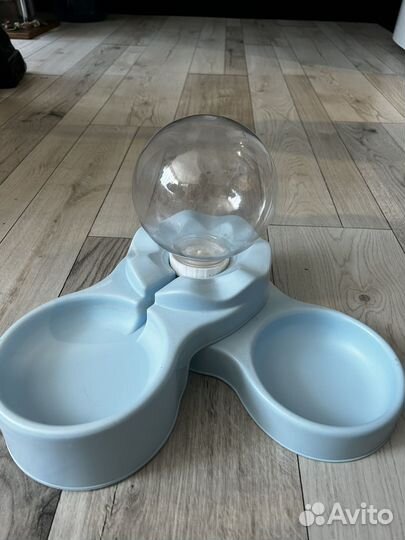 Миска с поилкой для животных