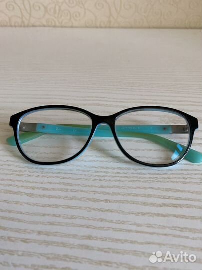 Очки с диопириями - 1,5. Растояние 64 см