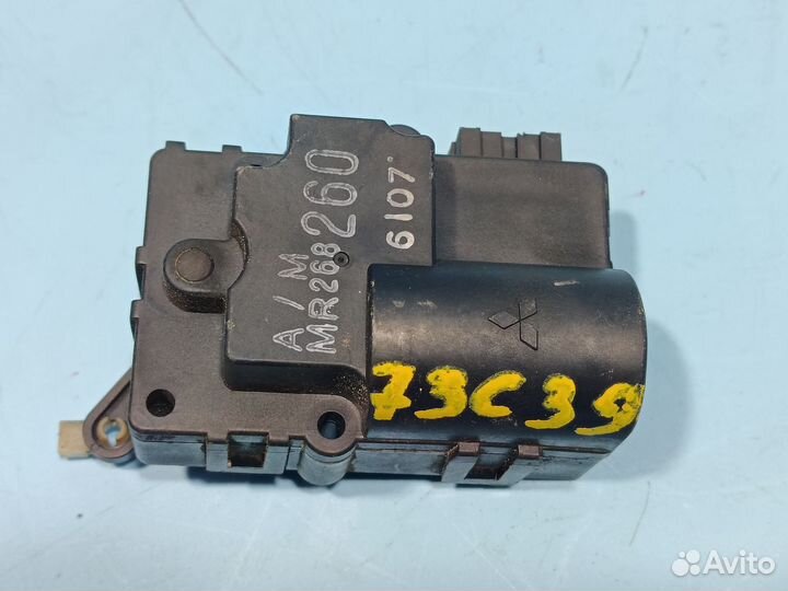 Моторчик заслонки отопителя для Mitsubishi Carisma