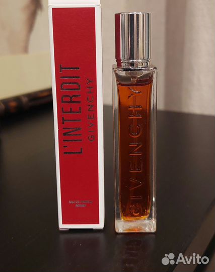 Givenchy linterdit rouge