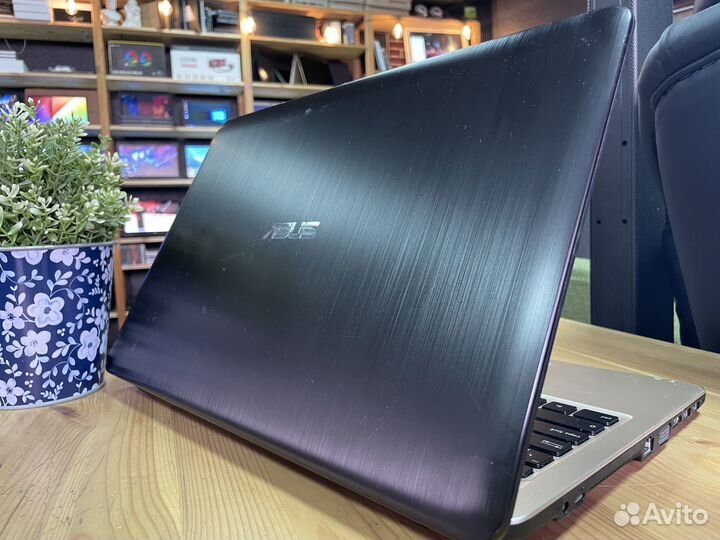 Ноутбук Asus / Intel 2.16Ггц / SSD / живой акб