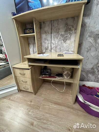 Письменный стол