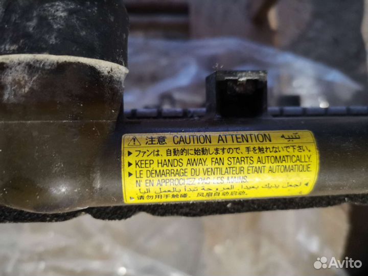 Радиатор охлаждения двигателя Subaru Impreza WRX