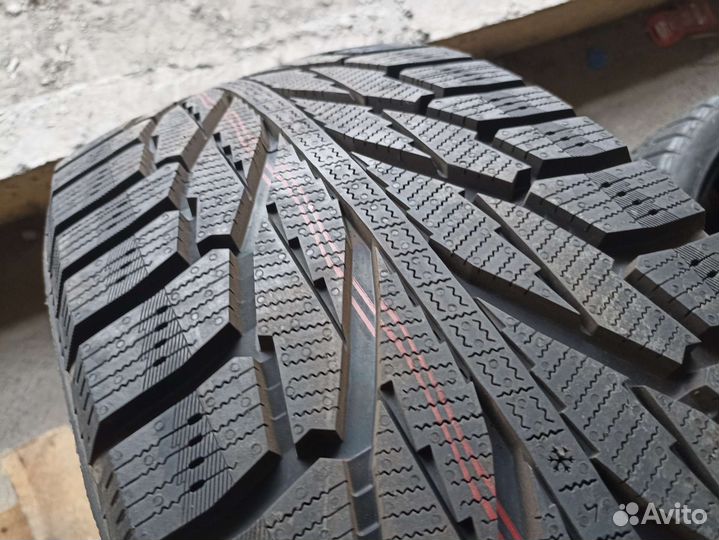 Nokian Tyres Hakkapeliitta R2 SUV 255/55 R20