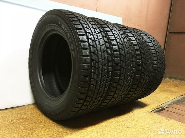 Dunlop SP Winter Ice 01 235/55 R17