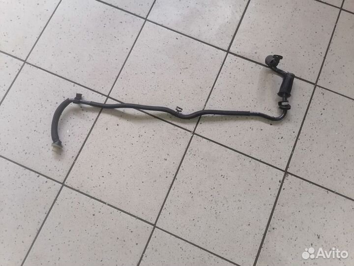 Трубка вакуумная Volvo Xc60 2.0 B4204T26 2020