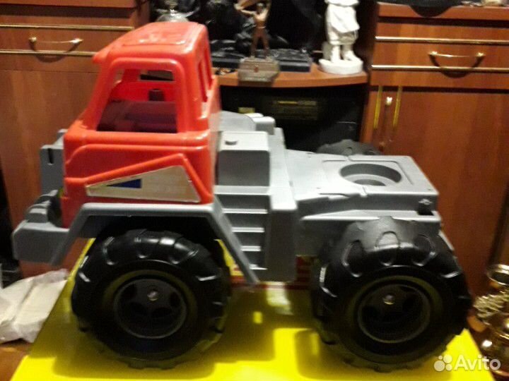 Огромный грузовик Италия, СССР