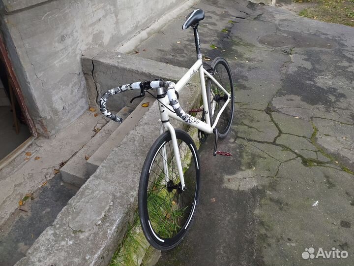 Шоссейный велосипед фикс