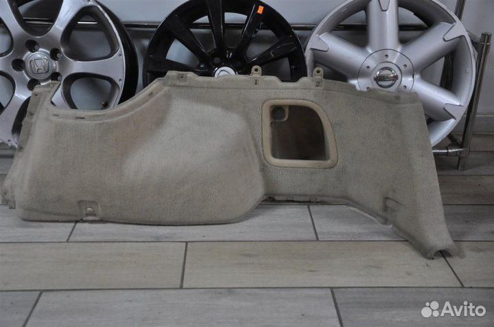 Обшивка багажника правая Subaru Forester SG5 EJ20