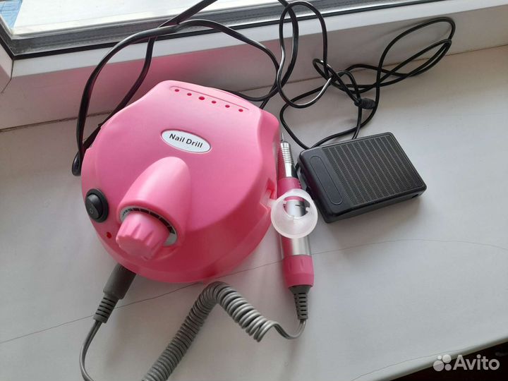 Лампа и машинка для маникюра