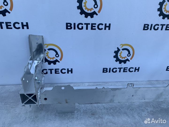 Передняя панель Mercedes W246 A2466200019