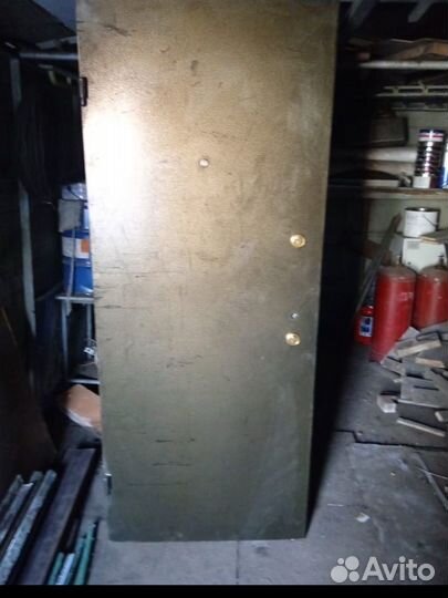 Дверь входная металлическая