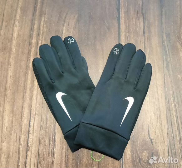 Перчатки Nike