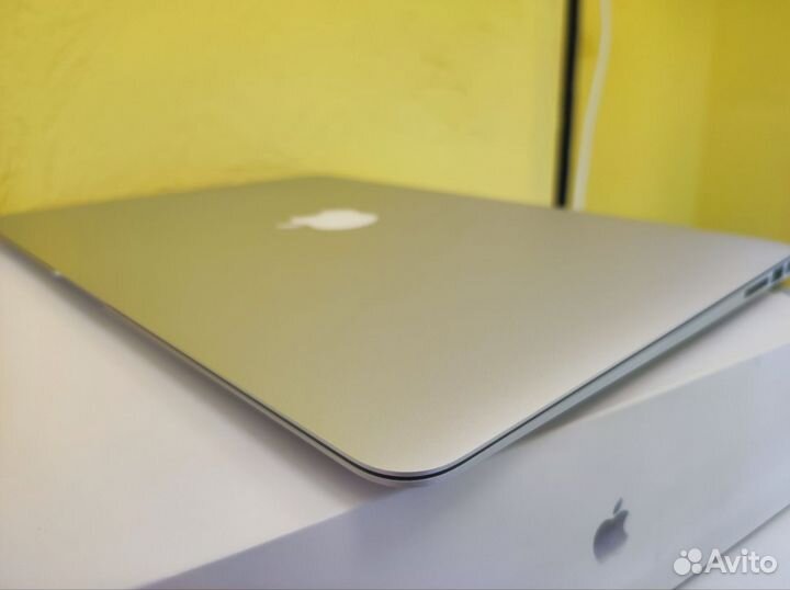 Ноутбук Apple MacBook Air 13 Mid 2012 1440x900, In