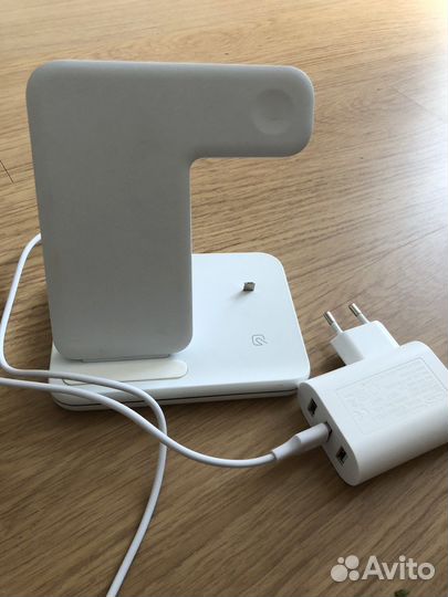 Беспроводное зарядное устройство 3 в 1