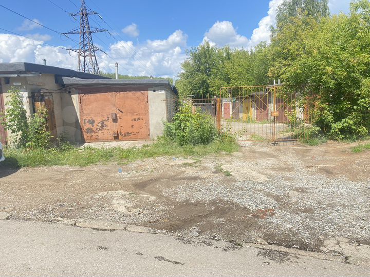 Гараж, > 30 м²