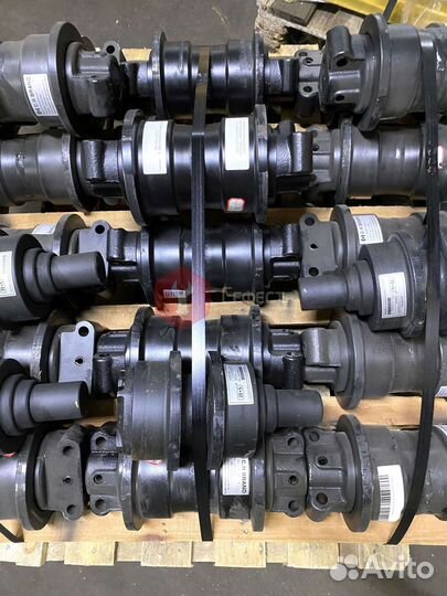 Каток поддерживающий Komatsu PC300-7