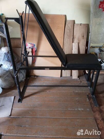 Скамья для занятия с гантелями и штангой