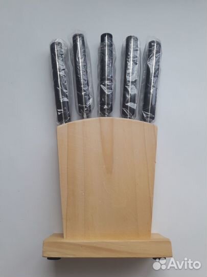 Набор кухонных ножей с подставкой
