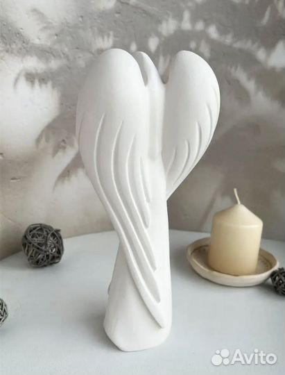 Ангел из гипса