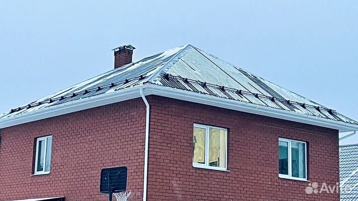 Монтаж снегозадержателей Зимой