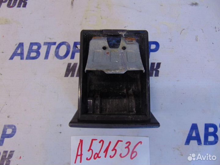 Пепельница передняя для Nissan Sunny Sunni 4 1990