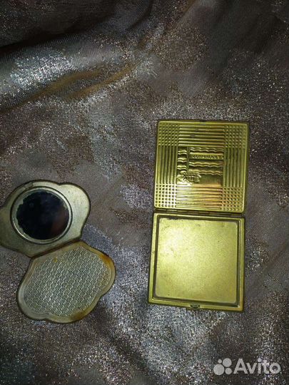 Пудренница ретро