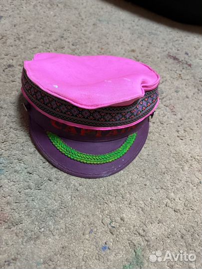 Розовая кепка