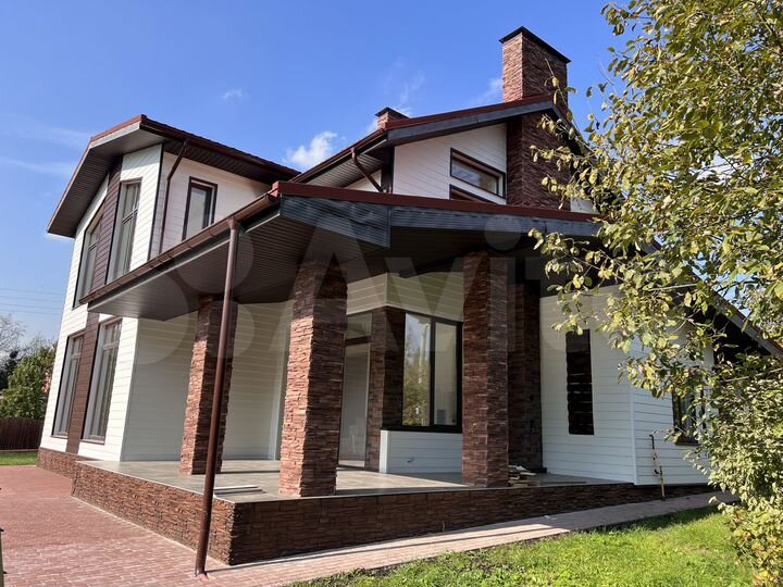 Дом 288,8 м² на участке 16 сот.