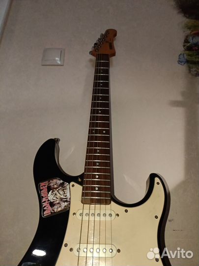 Электрогитара с комбоусилителем