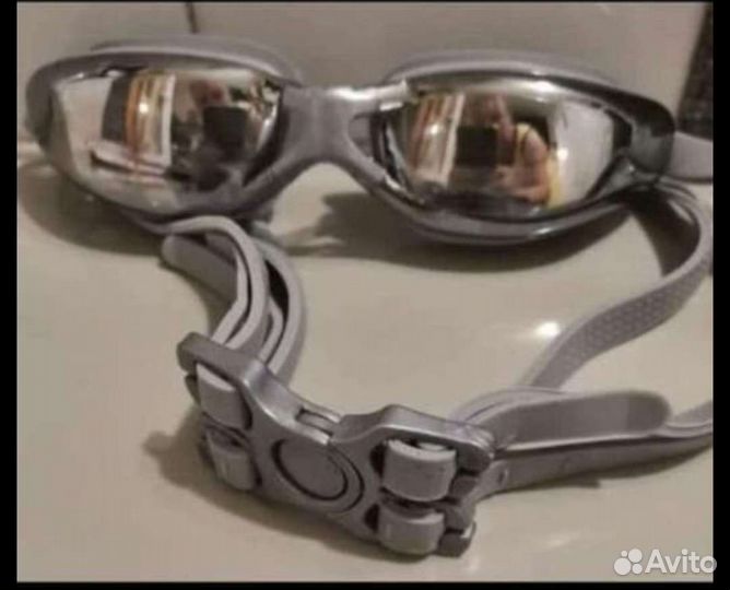 Очки для плавания