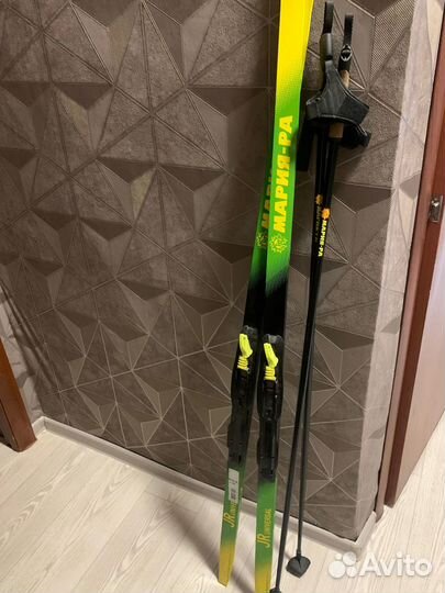 Продам лыжи с ботинками