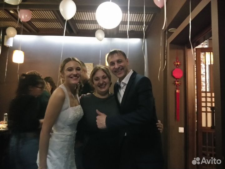 Ведущая и Диджей