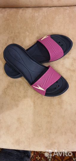 Шлепанцы для бассейна для девочки Speedo 35,5 р