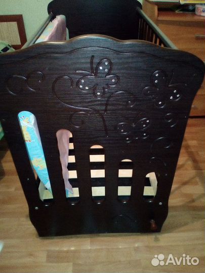 Детская кроватка- маятник