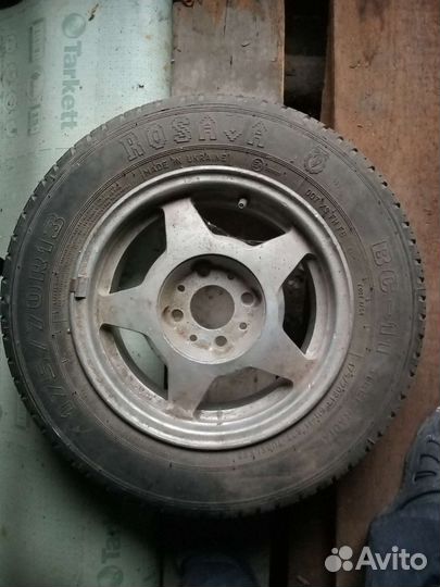 Литой диск с резиной