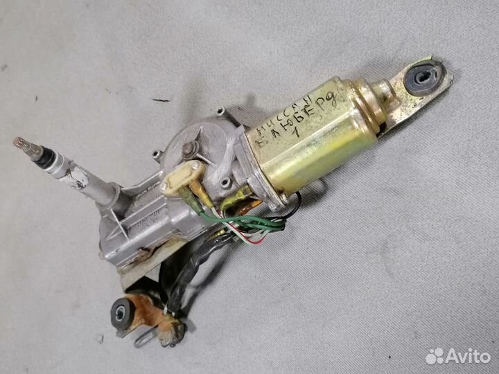 Мотор стеклоочистит.зад.Nissan Bluebird универс