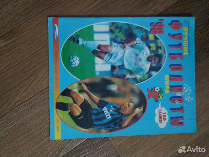 Альбомы и наклейки панини