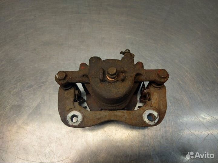 Суппорт передний правый Hyundai Solaris RB G4FC