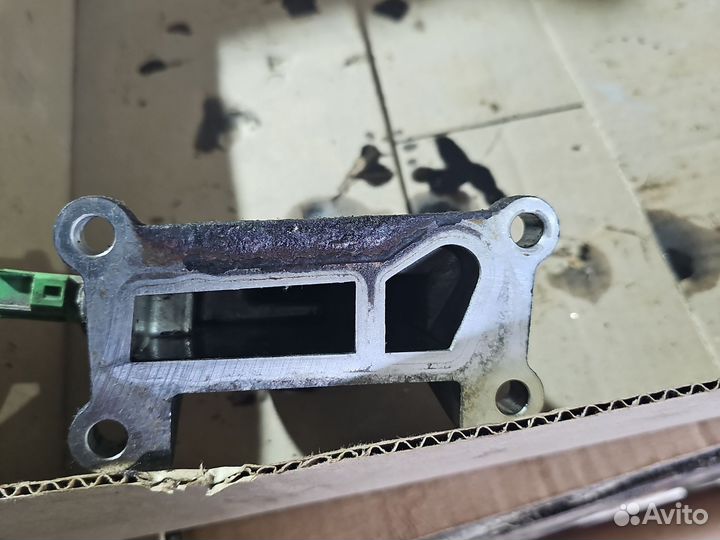 Кронштейн масляного фильтра Ford Mondeo 3 chba 1.8