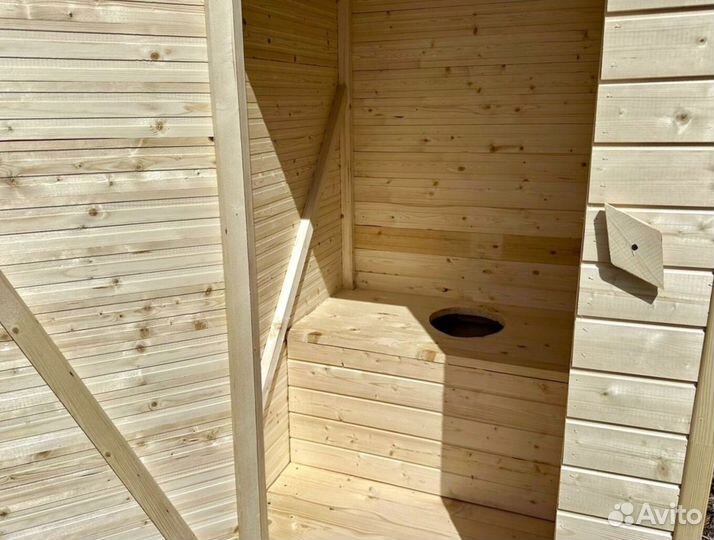 Туалет треугольный двускатный новый