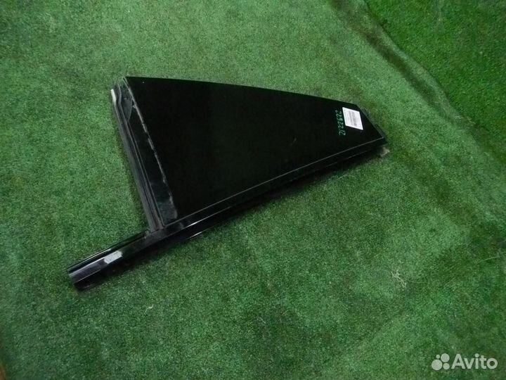 Форточка двери задняя правая Range Rover Vogue 4 L