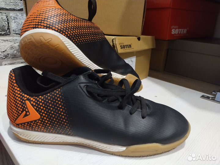 Бутсы для зала Демикс