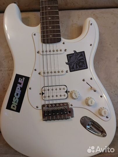 Электрогитара Fender Squier Bullet Stratocaster