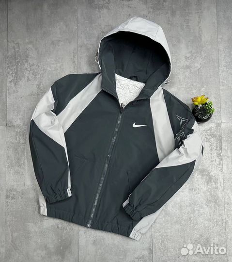 Куртки Nike